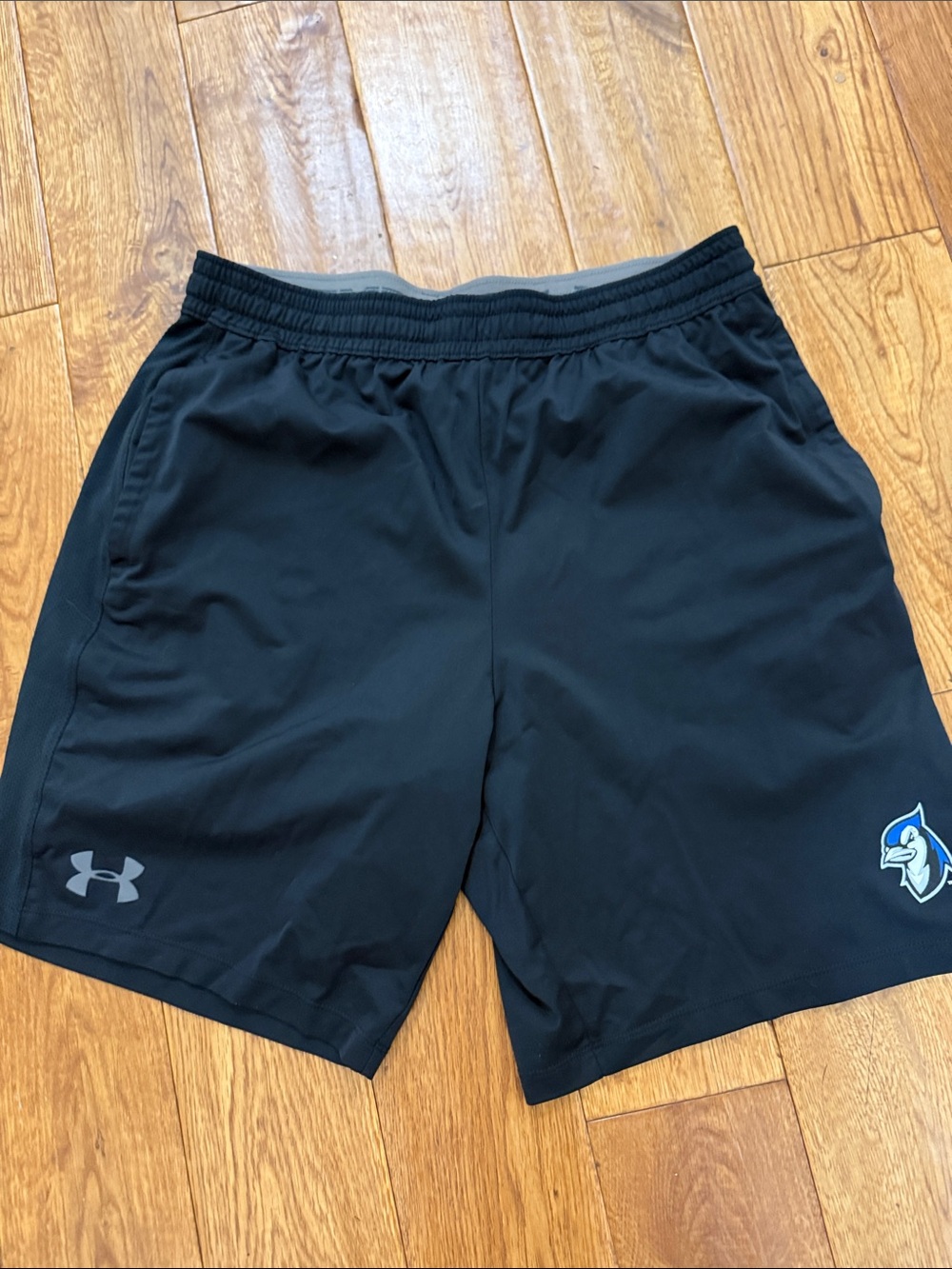 Elizabethtown College  Blue Jays Men’s Under Armour  Athletic shorts size lg
